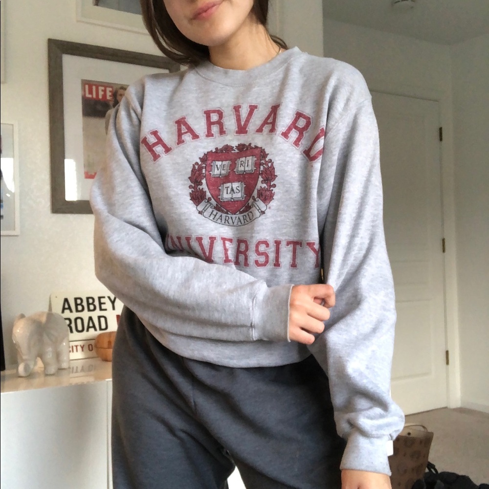 HARVARD OVERSIZED SWEATSHIRT